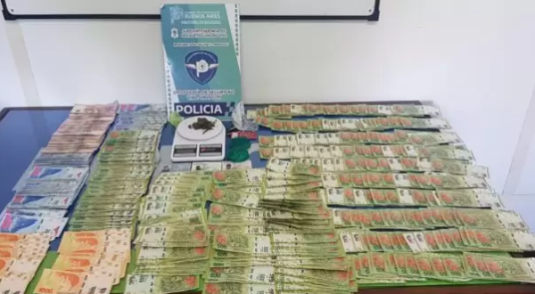 Dinero y droga secuestrada sobre la ruta en chivilcoy