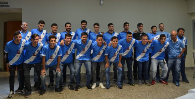 Felix junto al equipo de San Martin que en el 2018 se consagrara campeon del torneo local