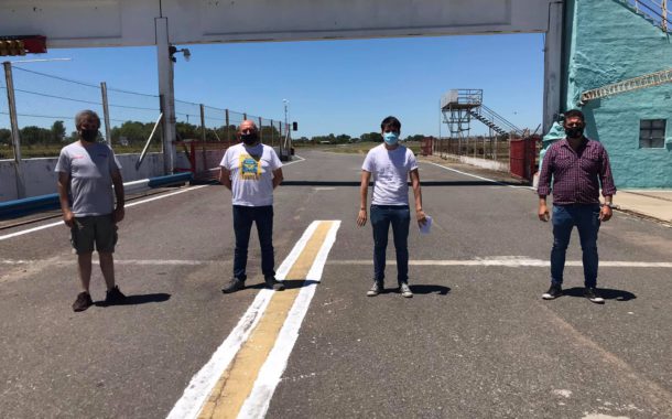 Funcionarios que se llegaron hasta el Autodromo local