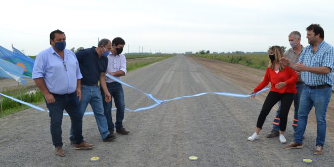 Momento de dejar inaugurada la obra de los 6 Kms a Patricios