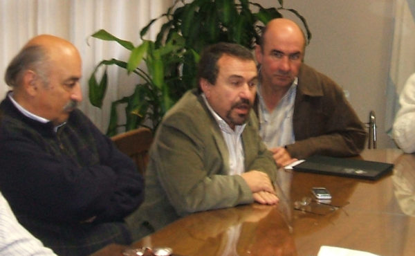 Gallo Llorente y Luis Vanina en un Consejo de CARBAP