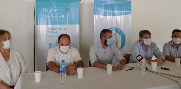 Autoridades sanitarias de la region y del Hospital en conferencia de prensa