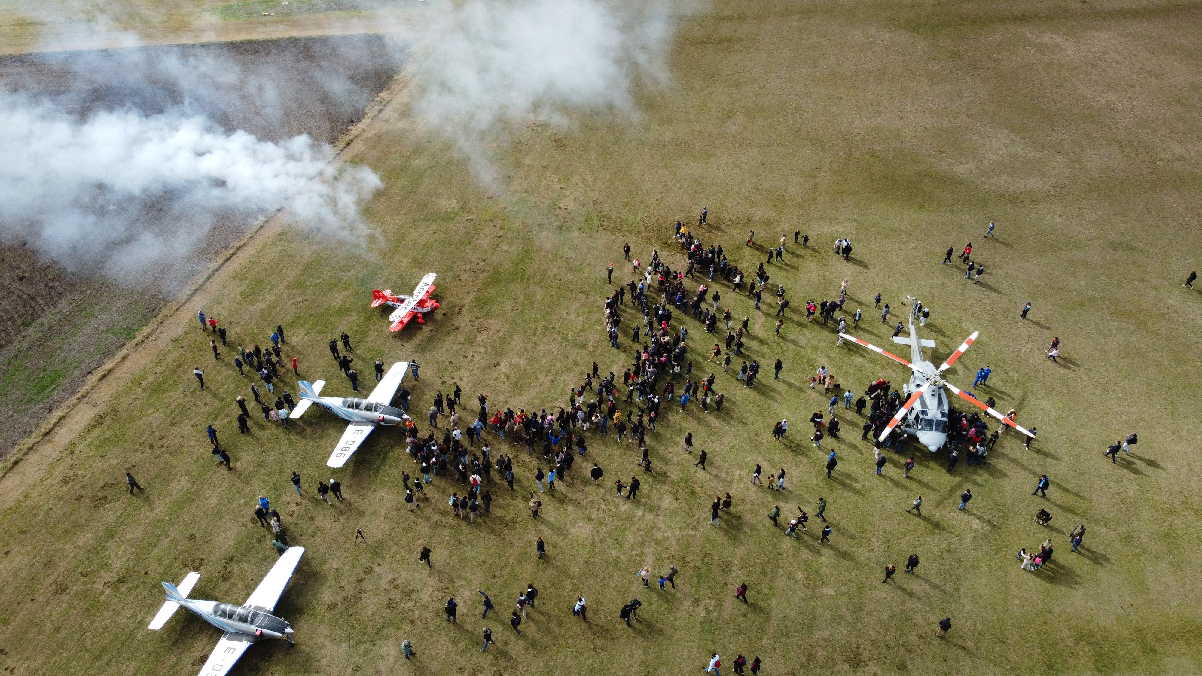 Aero Club 9 de Julio: La comunidad de 9 de Julio vivió una destacada charla y exhibición aérea de «Defensores de nuestros Cielos»