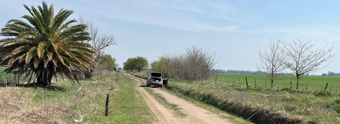 Robo y privación de la libertad: La policía localizo el automóvil robado en un camino rural en cercanías de French