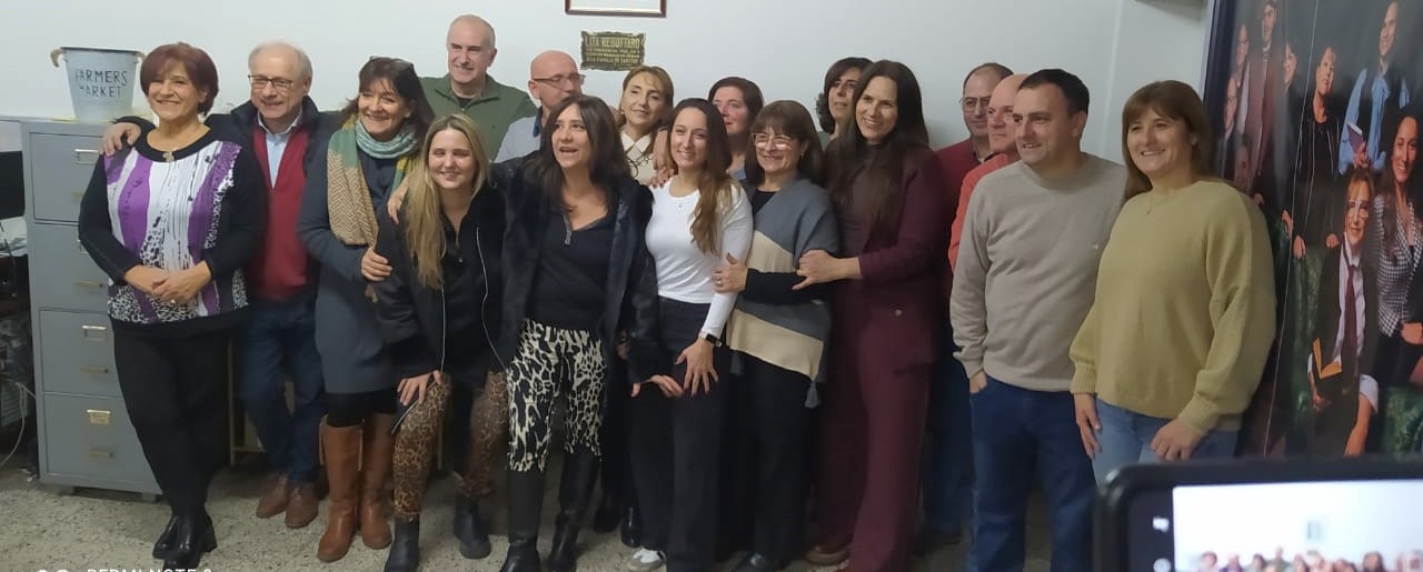 Agosto a Todo Teatro 2025, presento su elenco «Estamos Al Horno»