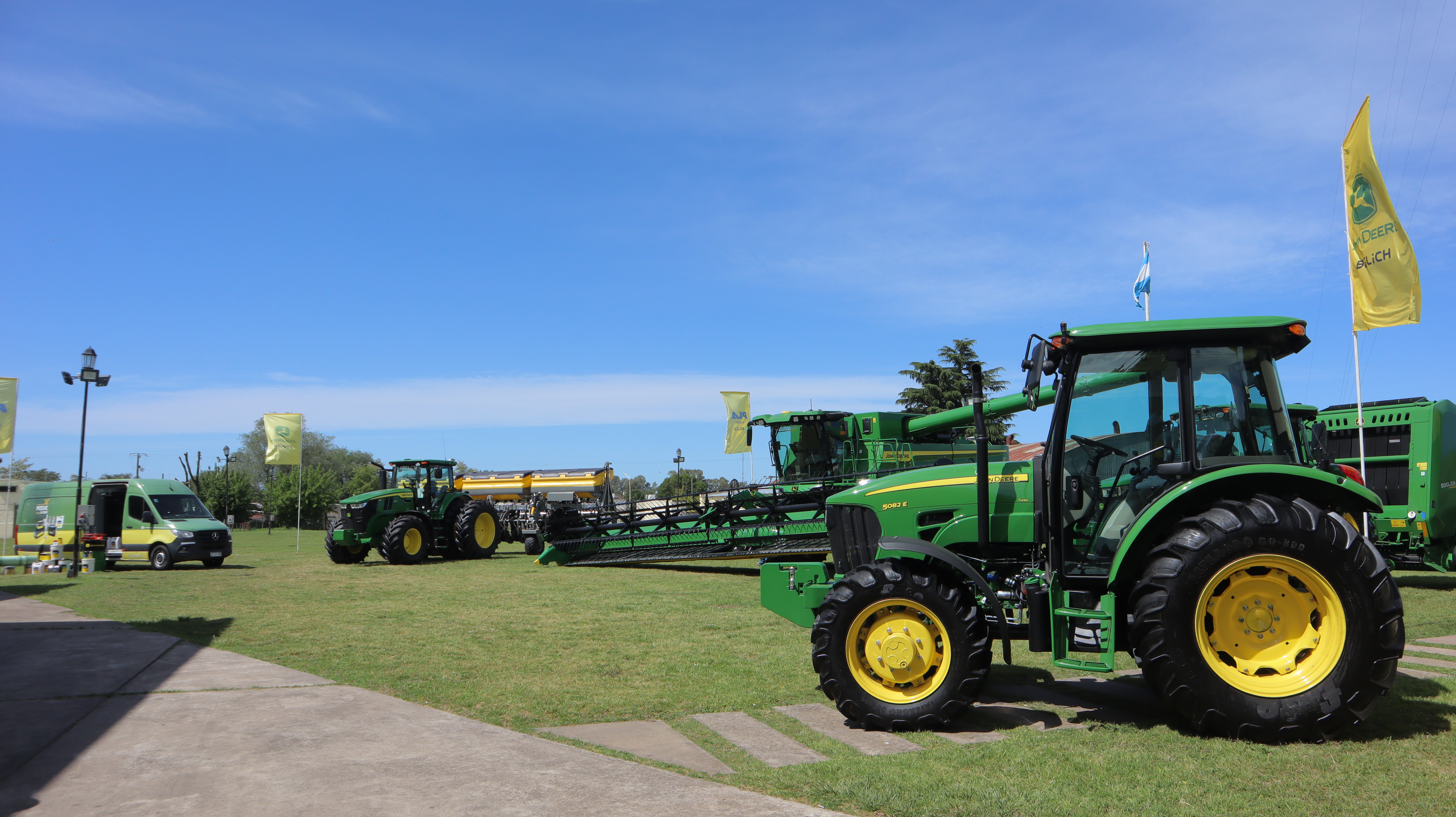 Boglich, concesionario John Deere, se presento oficialmente en 9 de Julio