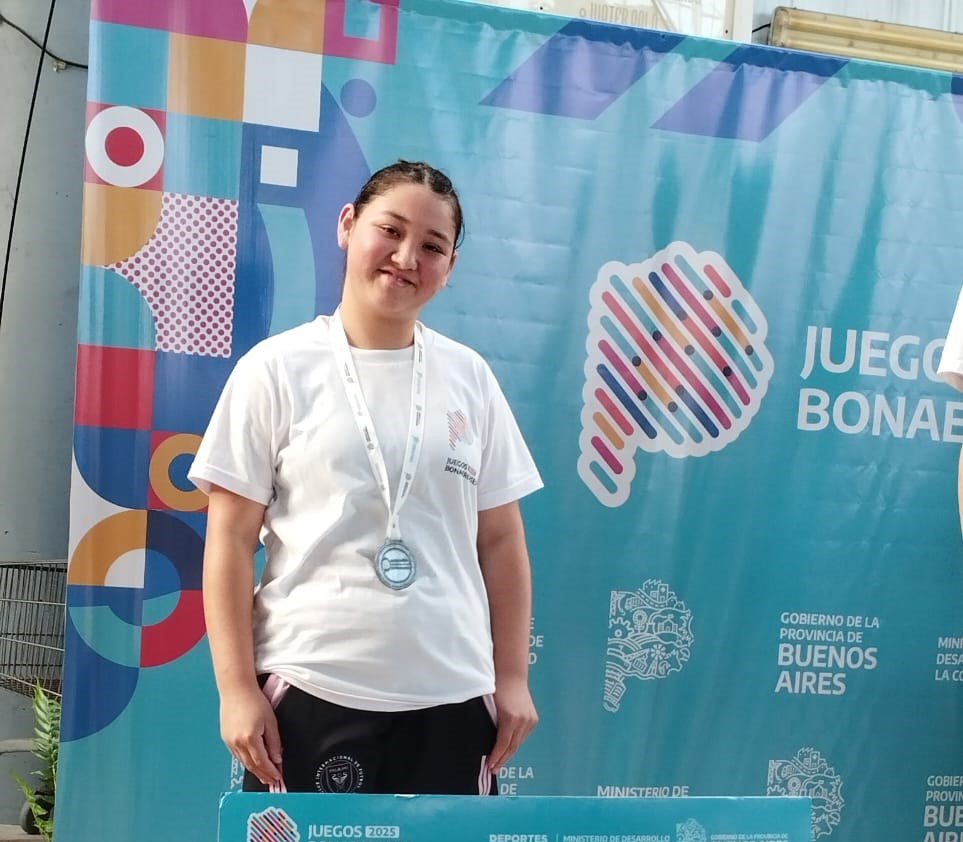 Juegos Bonaerenses  2025: La nadadora Rocio Garcia le sumo la segunda medalla a la delegación nuevejuliense
