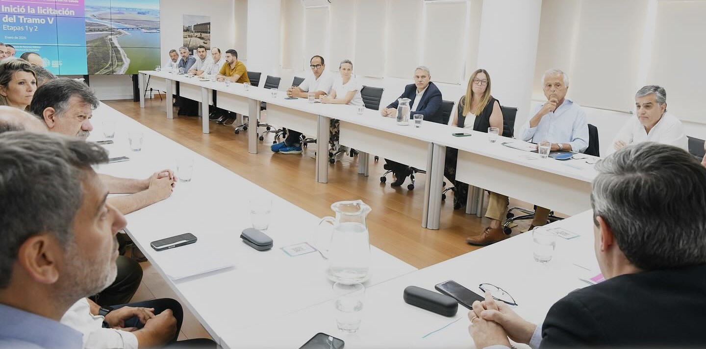 Participo la Intendente María José Gentile: Presentaron a intendentes y entidades rurales las obras del tramo V del Rio Salado