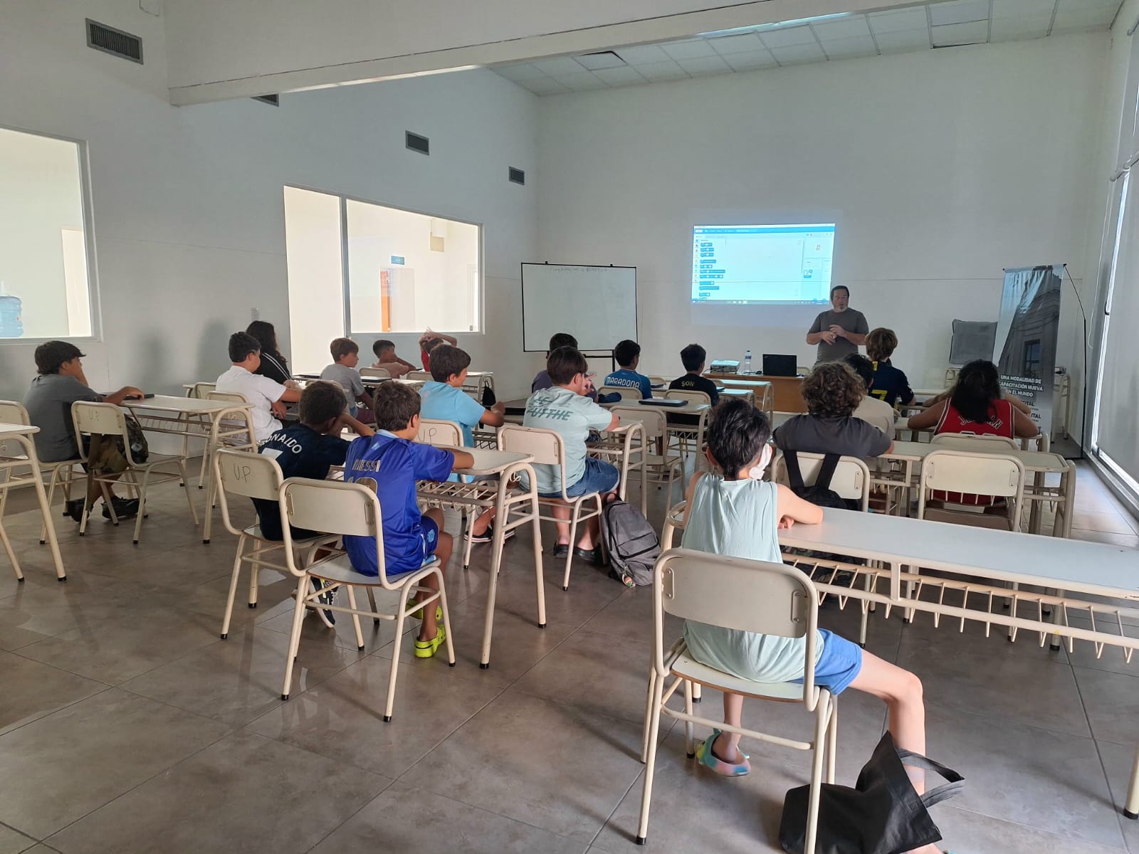 Comenzó el curso de programación de robótica para niños y adolescentes