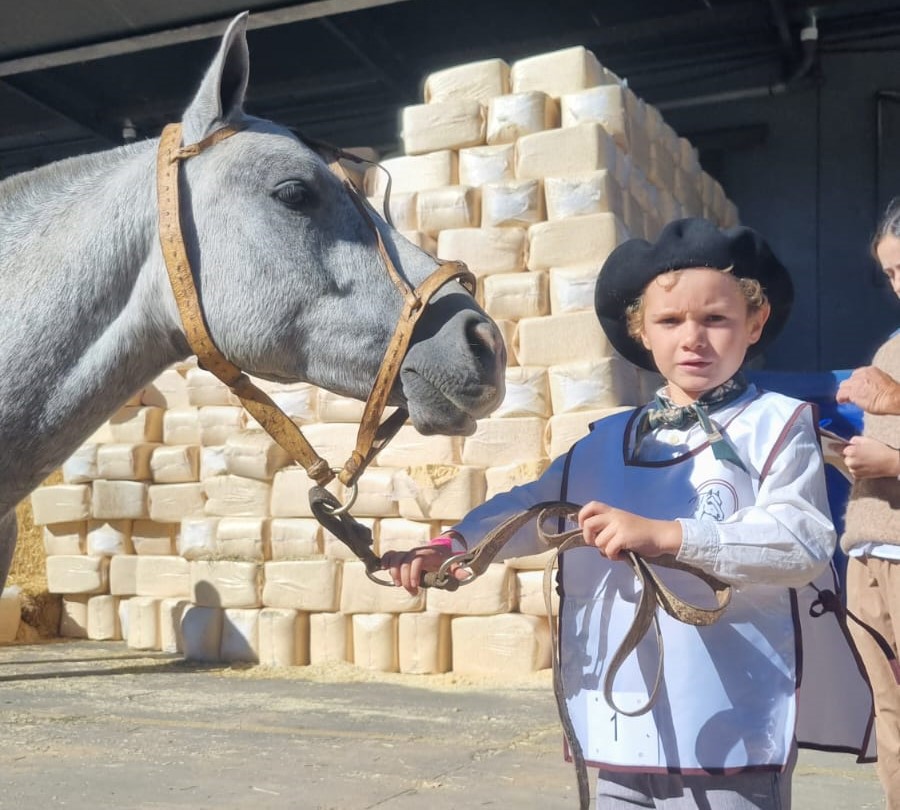 «Papi estoy feliz»: El niño Pedro Sagasti participa de la prueba de mansedumbre en «Nuestros Caballos»