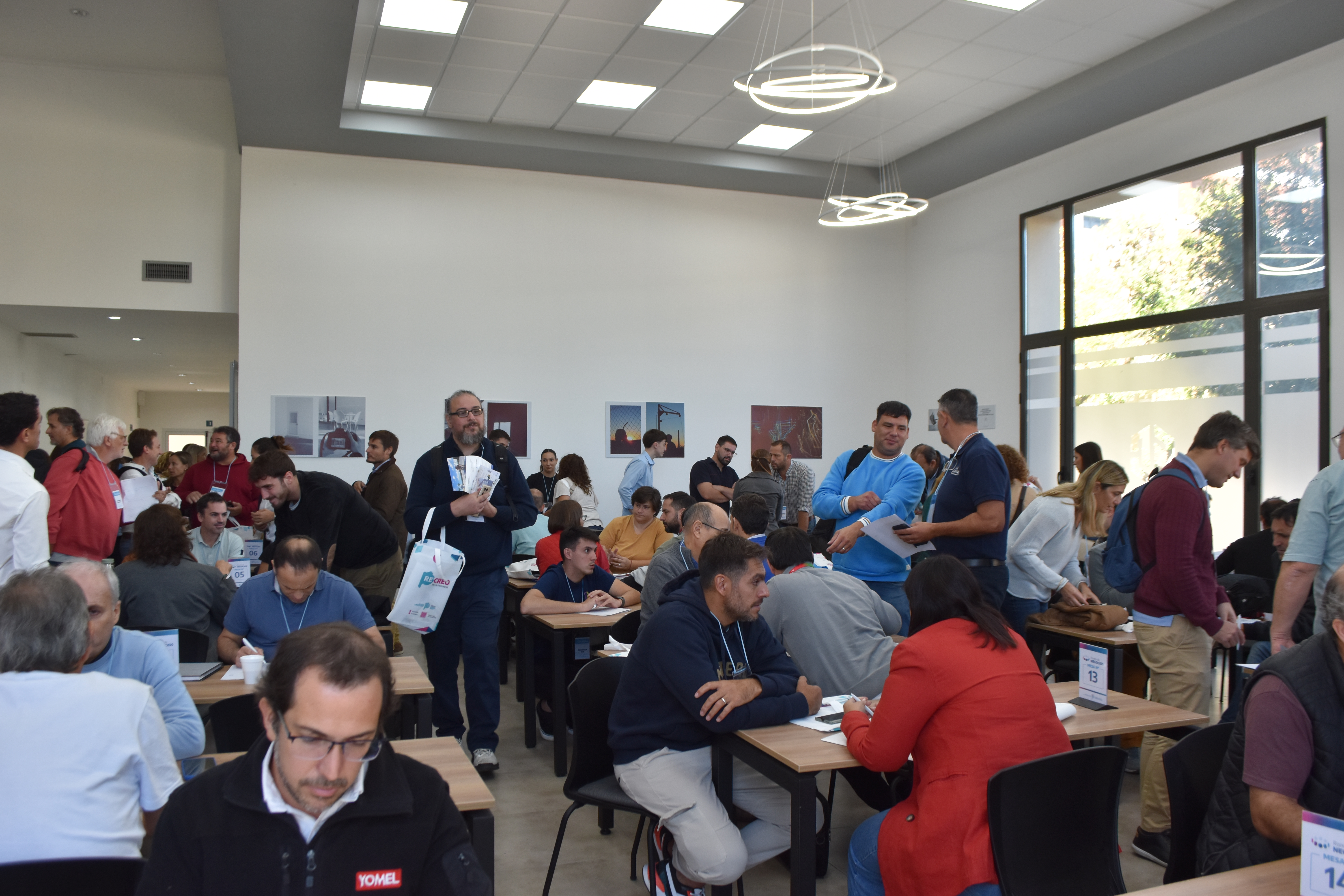 Unas 80 empresas, comercios, profesionales y emprendedores locales le dijeron si a la Ronda de Negocios en nuestra ciudad