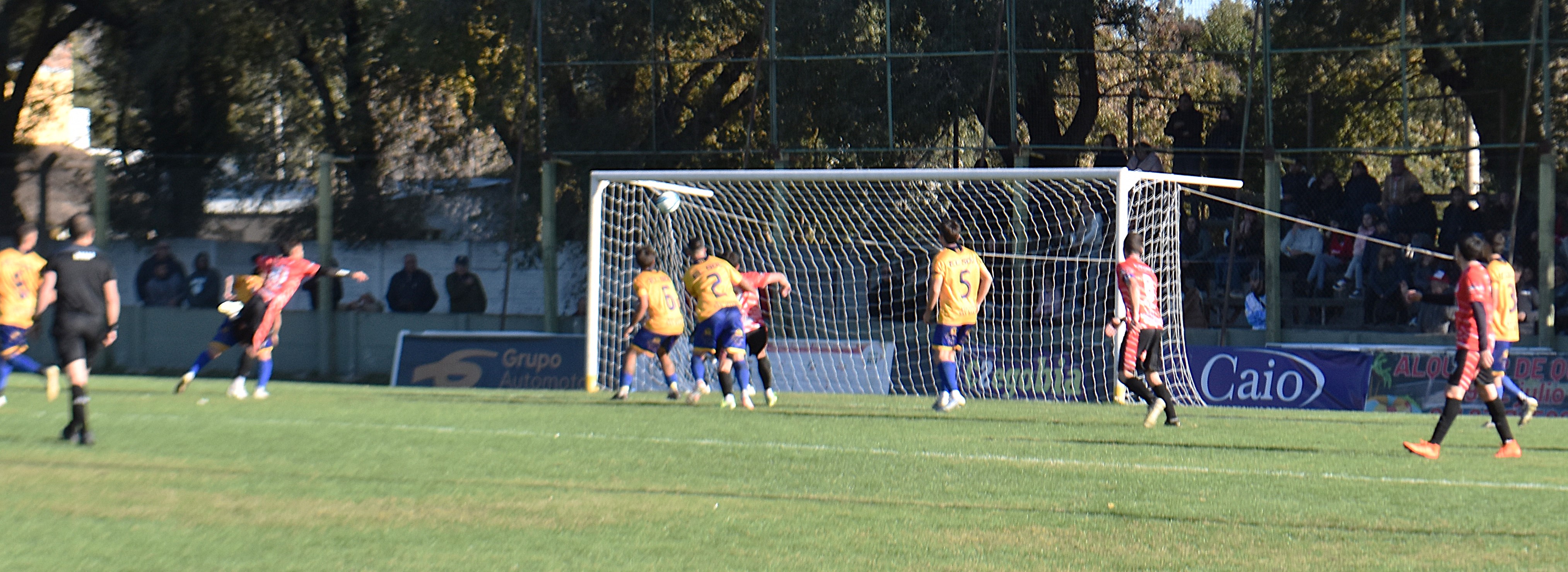Semifinales de LNF: Mucho fútbol, adrenalina y un final abierto en el partido revancha