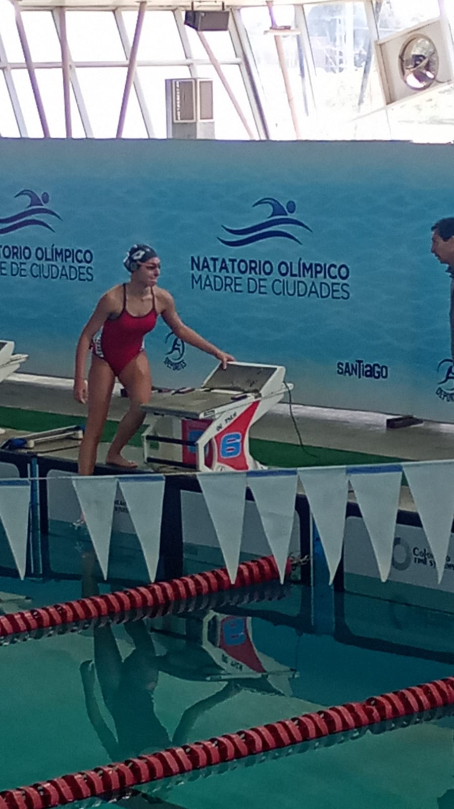 La nadadora nuevejuliense Rocio Gonzalez compite en Santiago del Estero