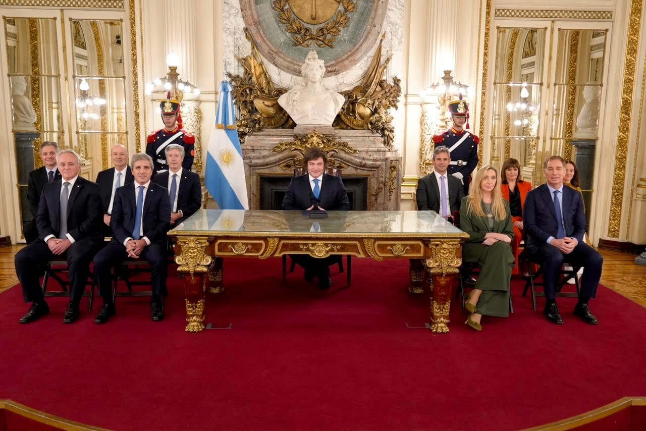 Milei presentó el proyecto de reforma de la Carta Orgánica del Banco Central: “Pone fin a la estafa de falsificar dinero”