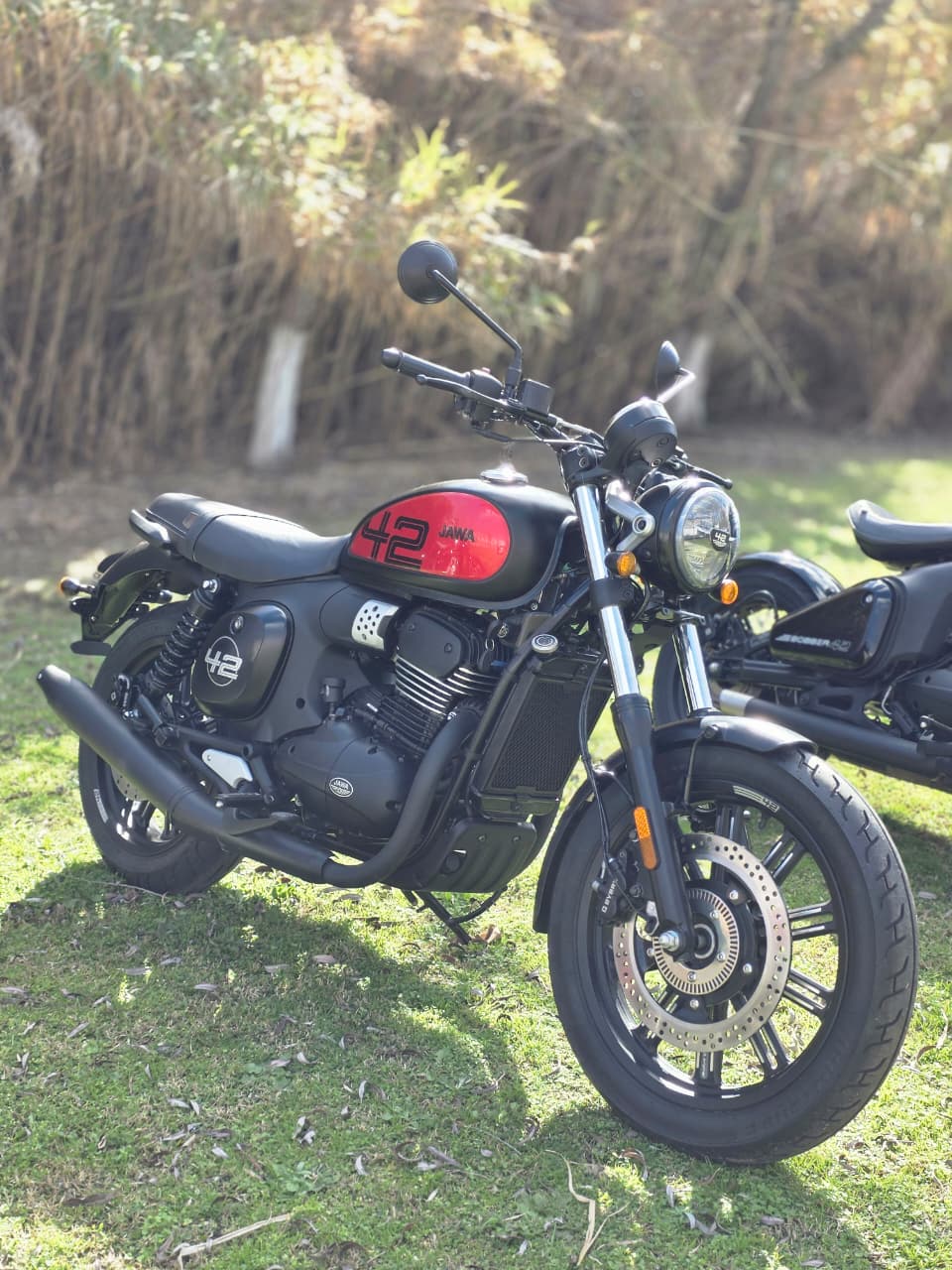 “Neoclásico”: Jawa Argentina y RVM Motos junto a Portal Vendedor reunieron a más de un centenar de motoqueros en 9 de Julio