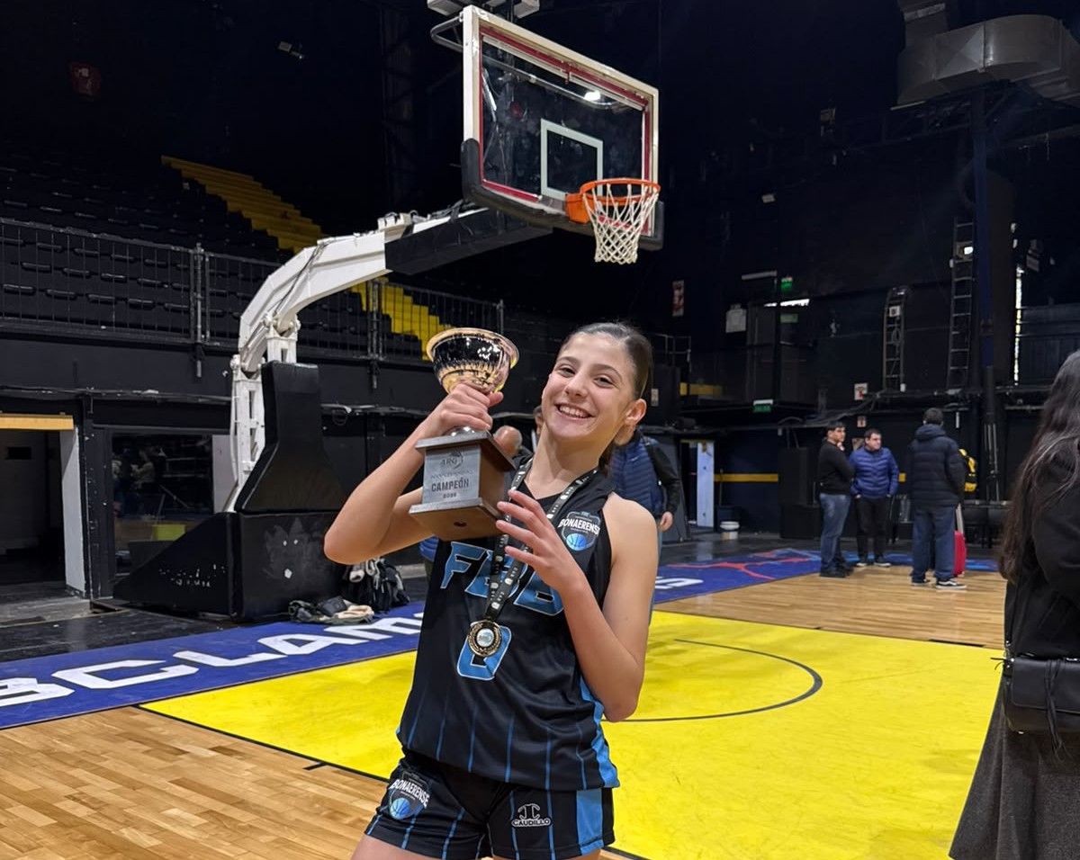 Isa Fernandez, jugadora del Basquet de Atlético 9 de Julio se consagro campeona argentina con la Selección Bonaerense